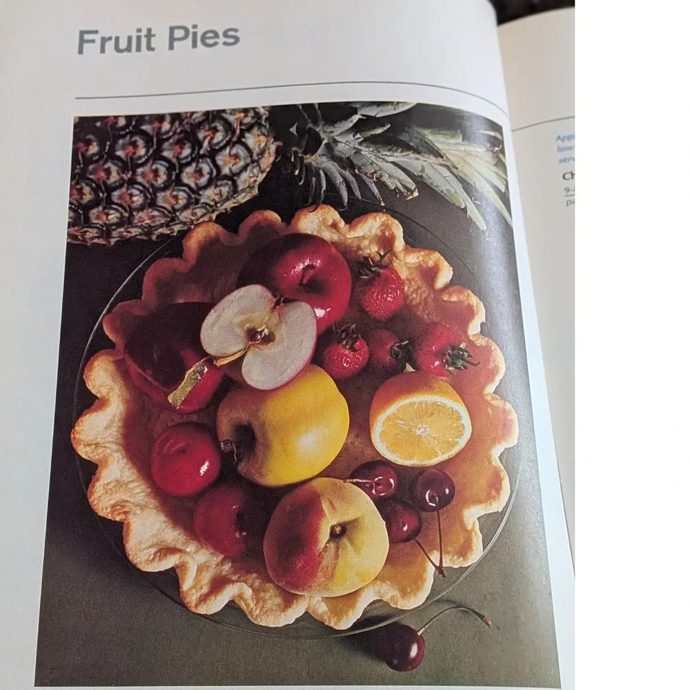 Pillsbury's Bake Off Dessert Cook Book Vtg 1968 Hardcover Prize Winning First Ed